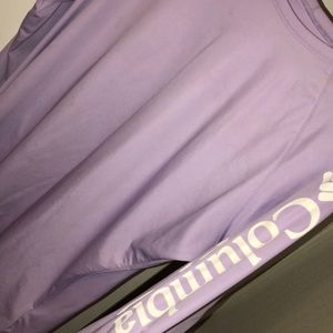 Columbia t-shirt